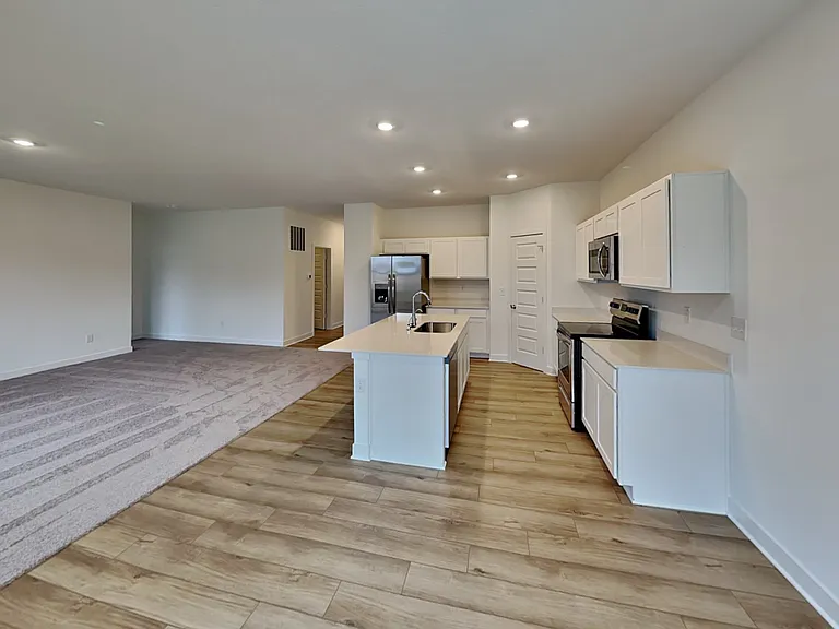 842 Holmdale Dr — Photo 5