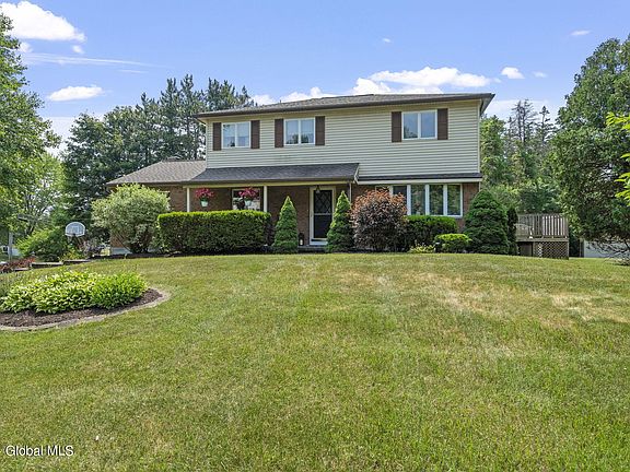 2nd image of 2 Cambridge Drive