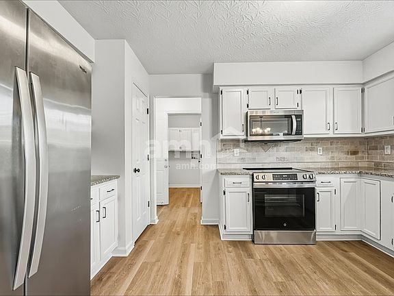 4th image of 3039 James Pl