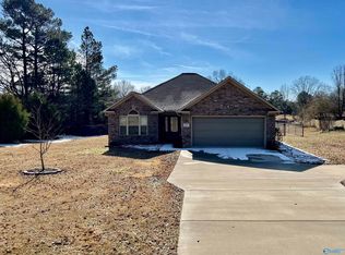 27 Natural Bridge Rd, Hartselle, AL 35640