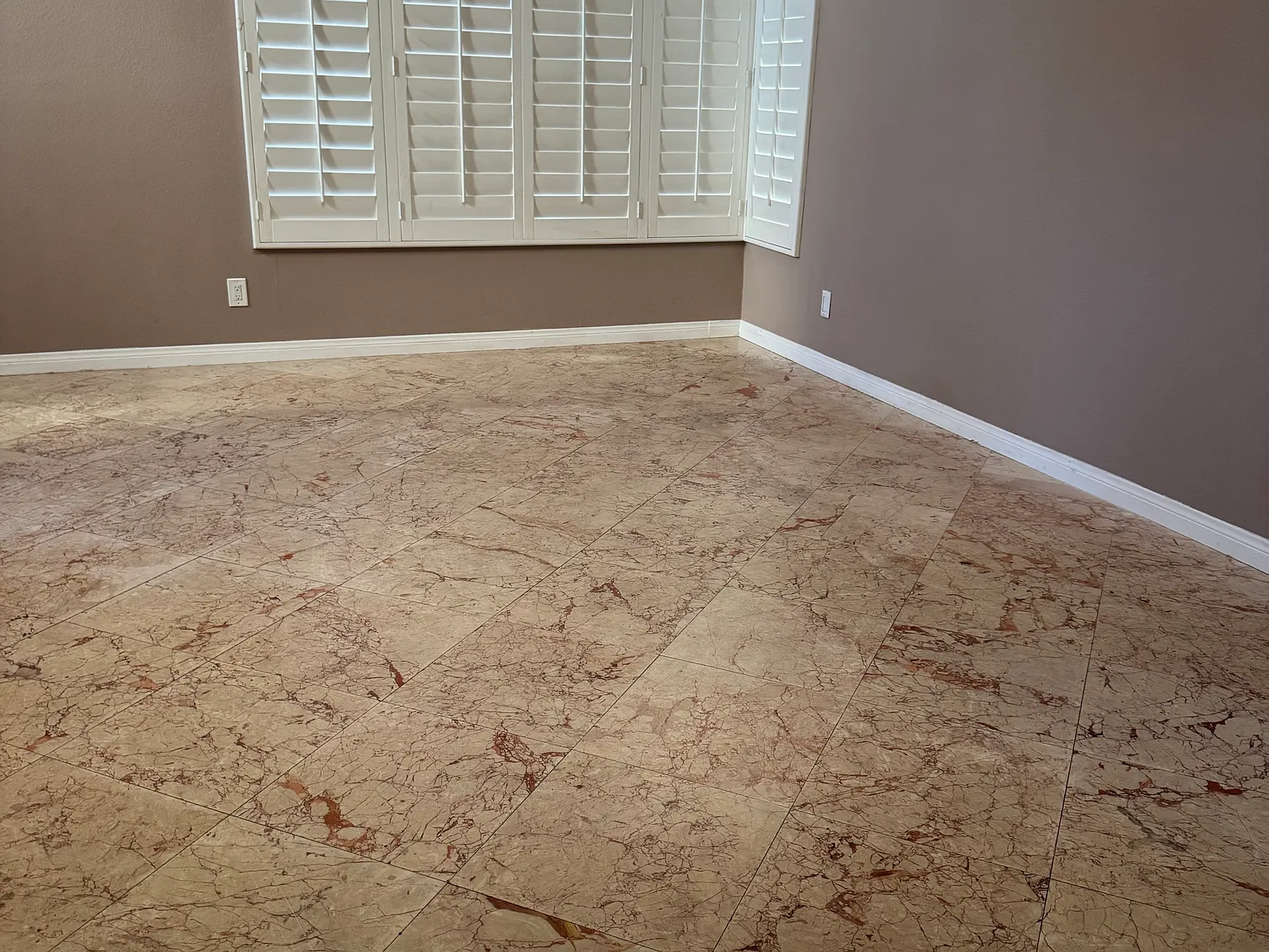 4 bed, 2281 sqft, $4,900 — Photo 3