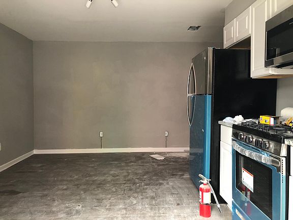3rd image of 2204 N Howard St #2