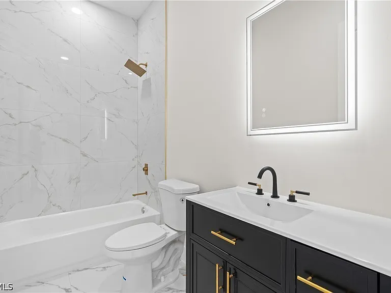 430 Petite Ave — Photo 35