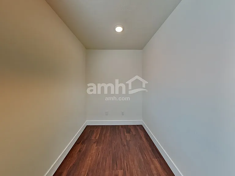 1453 N Alderleaf Ave — Photo 7