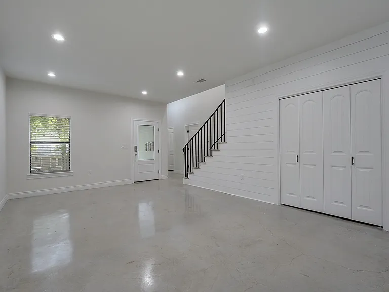 1915 David St — Photo 7