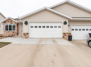 4410 Boulder Ridge Rd, Bismarck, ND 58503