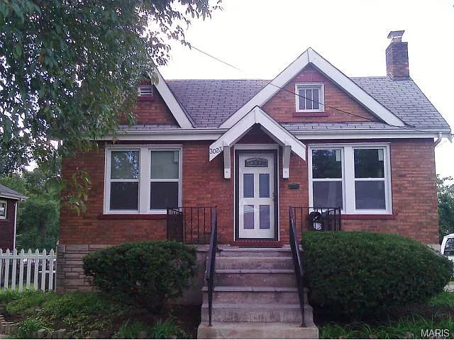 3023 N Hanley Rd photo 1