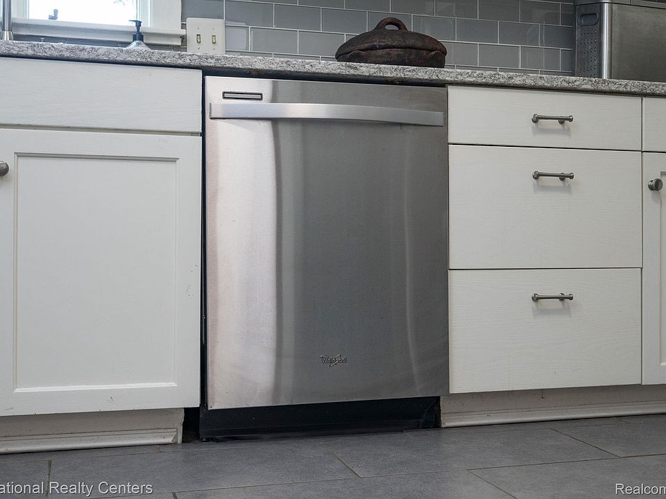 134 N Anderson St, photo 21