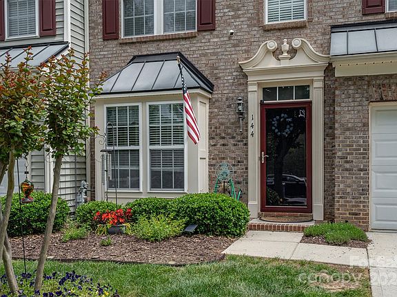 2nd image of 144 S Arcadian Way