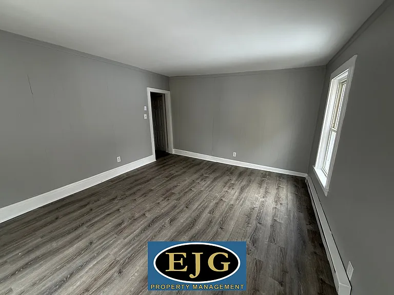 207 Pine St #2 — Photo 12