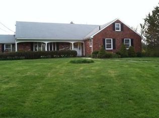 355 Old Post Rd, North Attleboro, MA 02760