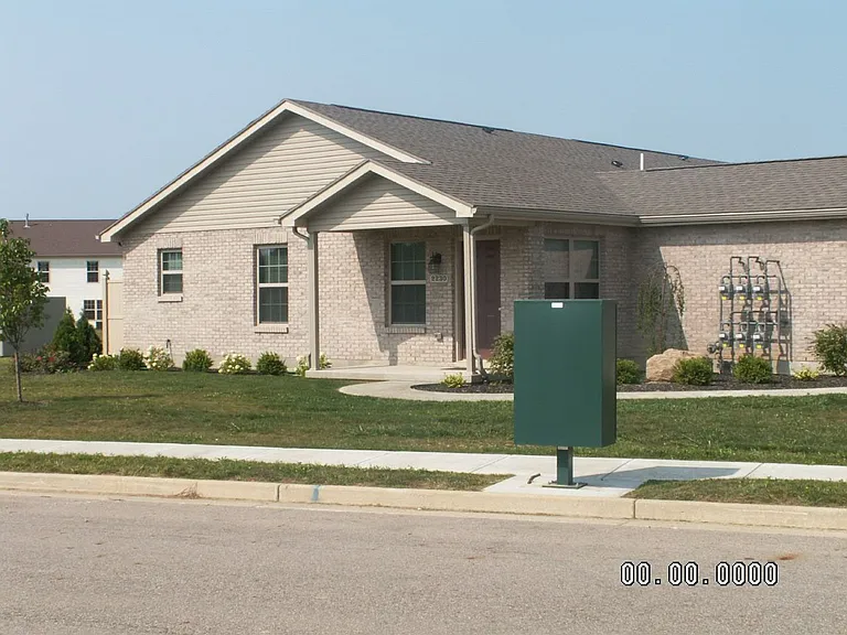 2240 Morning Glory Cir — Photo 37