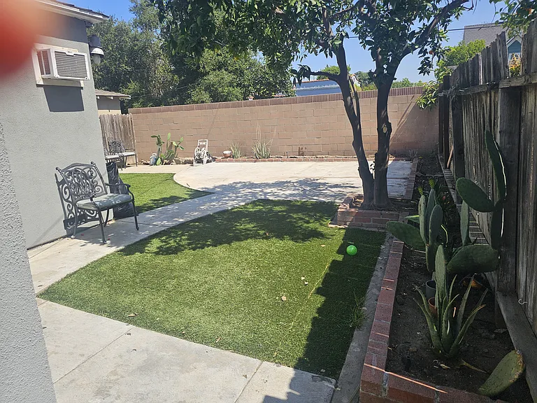 1317 E Century Dr — Photo 6