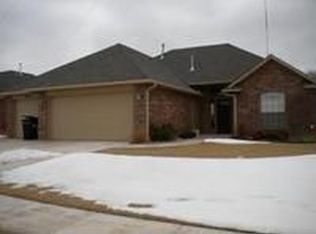 3412 Ashton Dr, Moore, OK 73160