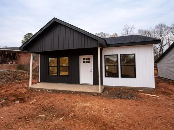 20 Poplar St, Woodruff, SC 29388