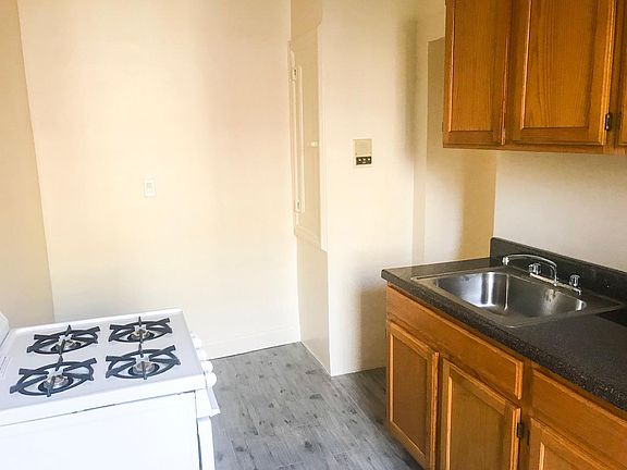 3rd image of 8260 116th St #2nd