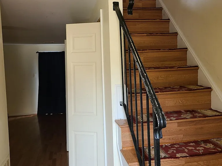 Grisby House Ct — Photo 7