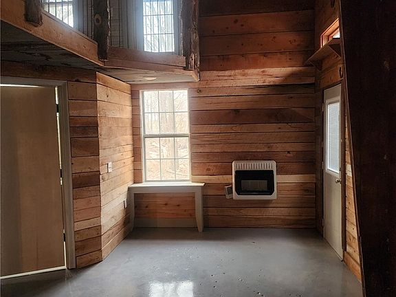 3rd image of 20619 Wade Rd