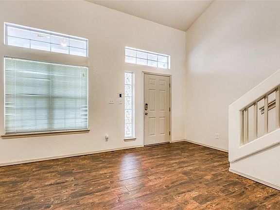5th image of 10811 Elise St