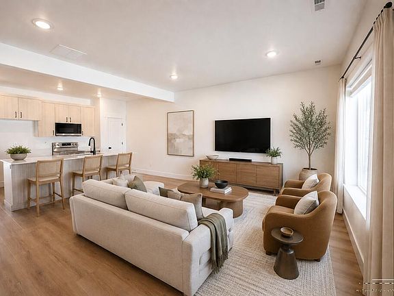 3rd image of 1123 Lilah St #4