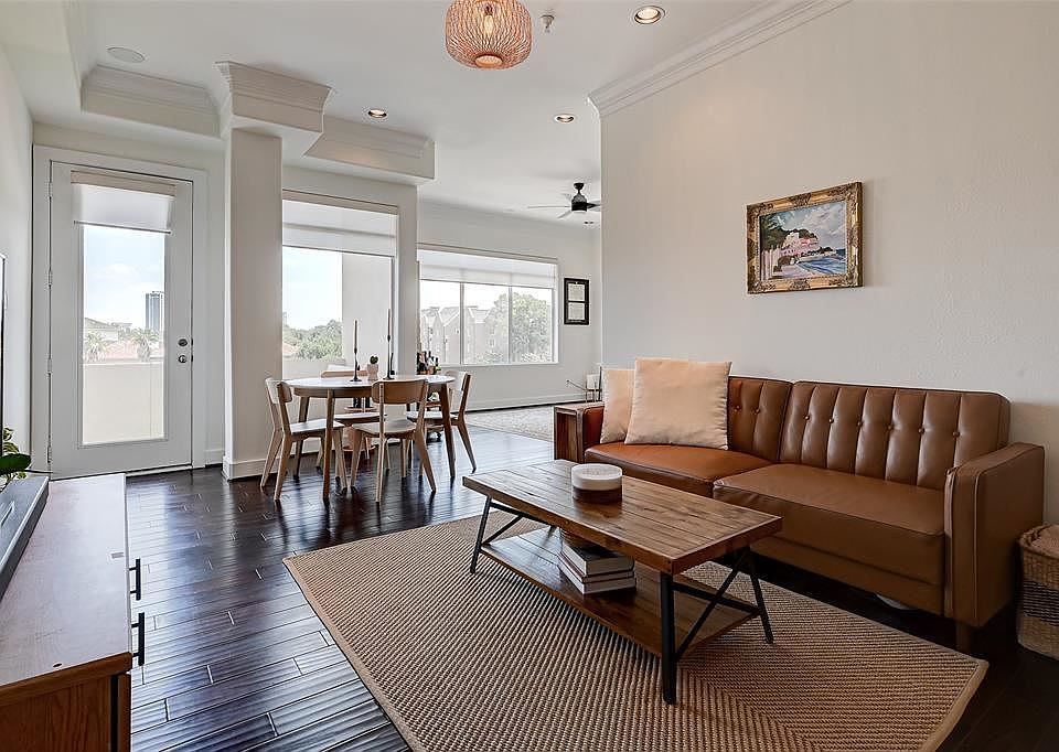 1st image of 510 Lovett Blvd APT 406