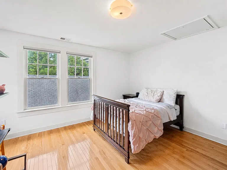 5213 Cathedral Ave NW — Photo 36