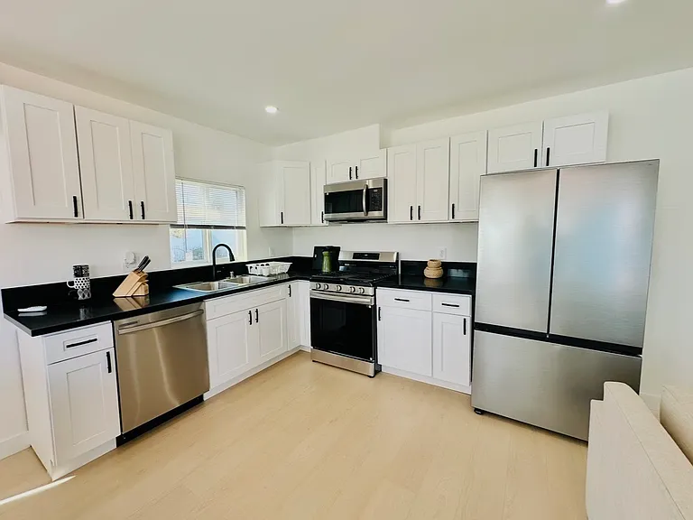2669 Clyde Ave — Photo 19