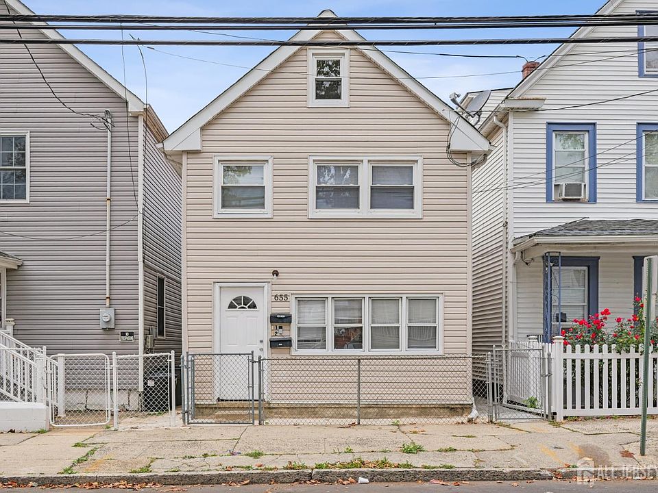 1st image of 655 Charles St