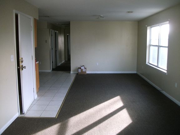 4th image of 30 Stuyvesant Ave