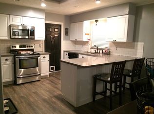 912 Strawberry Ln, Brandon, FL 33511