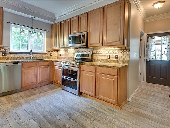 3rd image of 3212 Forest Lane Ct