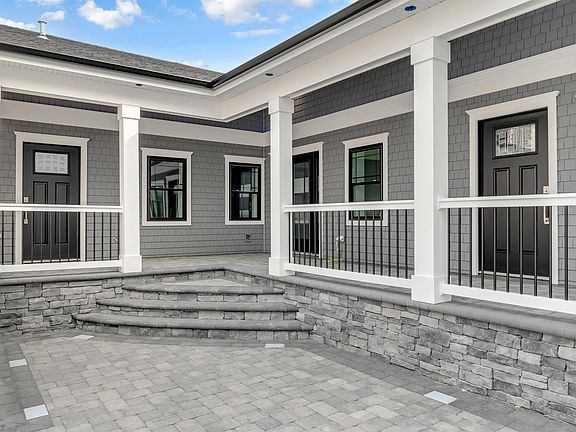 3rd image of 204 E Primrose Rd #104