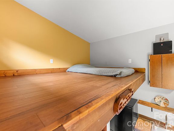 4th image of 1146 Thomas Branch Rd