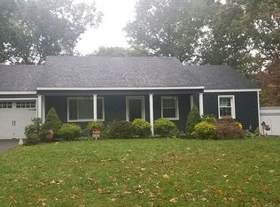 22 Wintergreen Dr, Coram, NY 11727