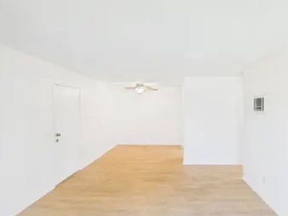4th image of 602 Anita St #237