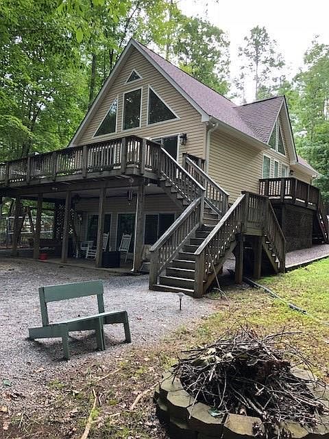 2nd image of 225 Gordon Ln