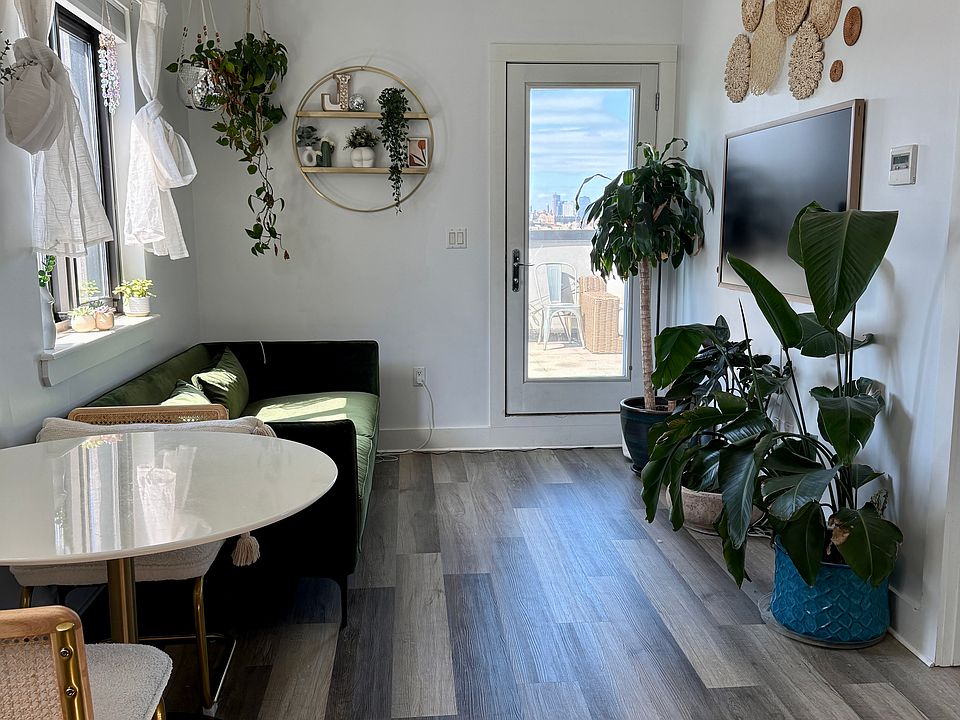 1st image of 545 Myrtle Ave #7E