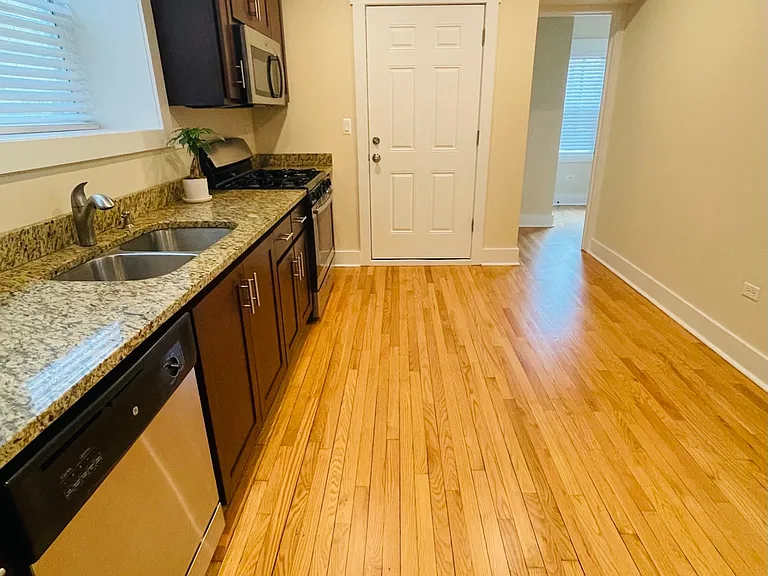 7408 N Hoyne Ave #3 — Photo 12