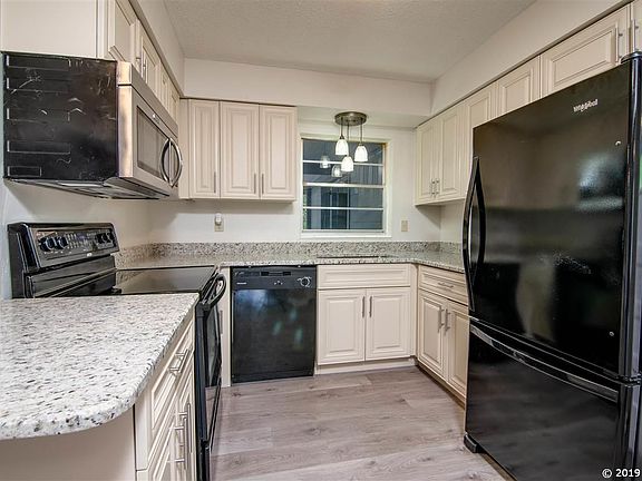 3rd image of 5019 NW 34th Ter