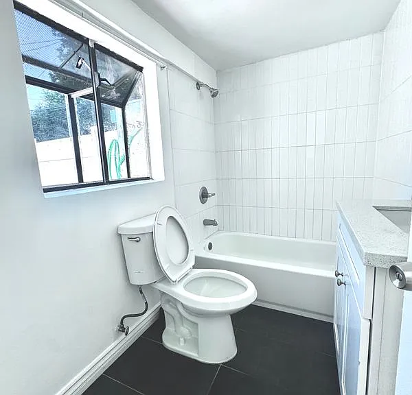 101 S Cordova St #7 — Photo 3