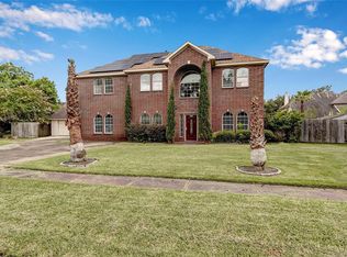 435 Welford Ln, Highlands, TX 77562