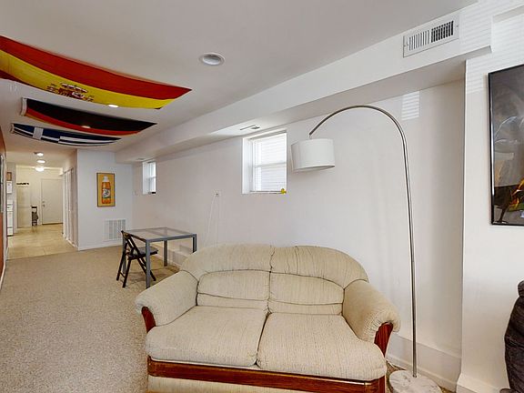 2nd image of 3634 N Hermitage Ave #G