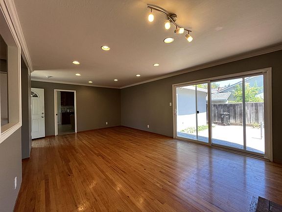 5th image of 1430 Sprucewood Dr