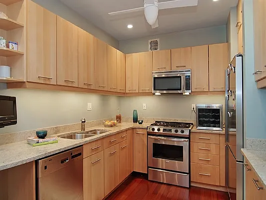 Sold by Sotheby's International Realty | media 28