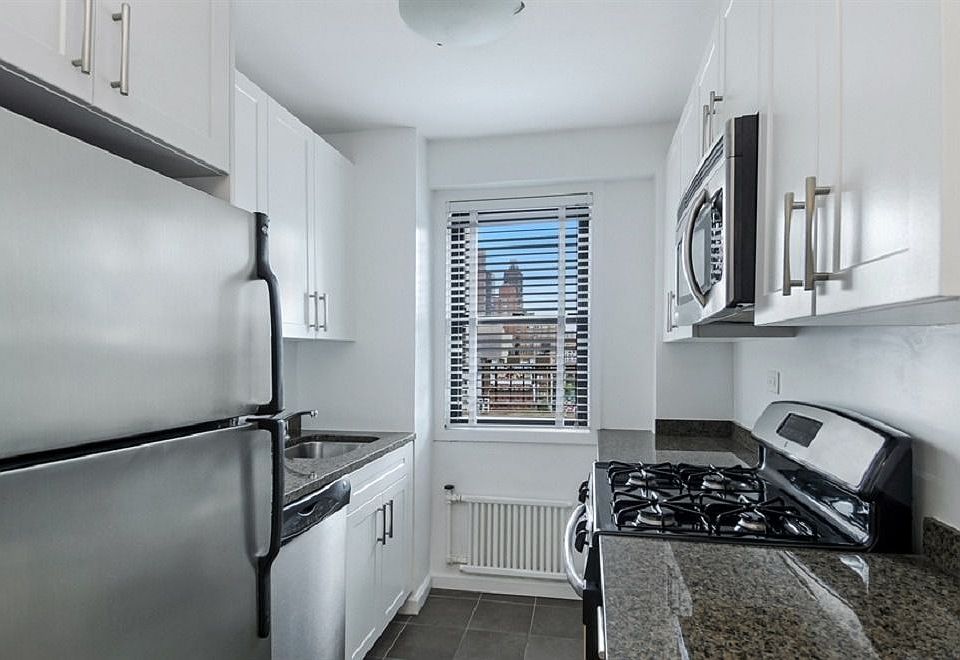 1st image of 320 E 58th St APT 12F