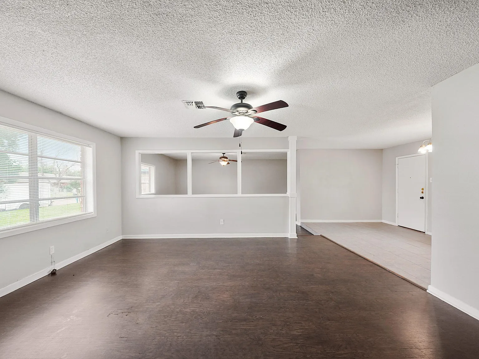 3 bed, 1.5 bath, 1542 sqft, $1,550 — Photo 4
