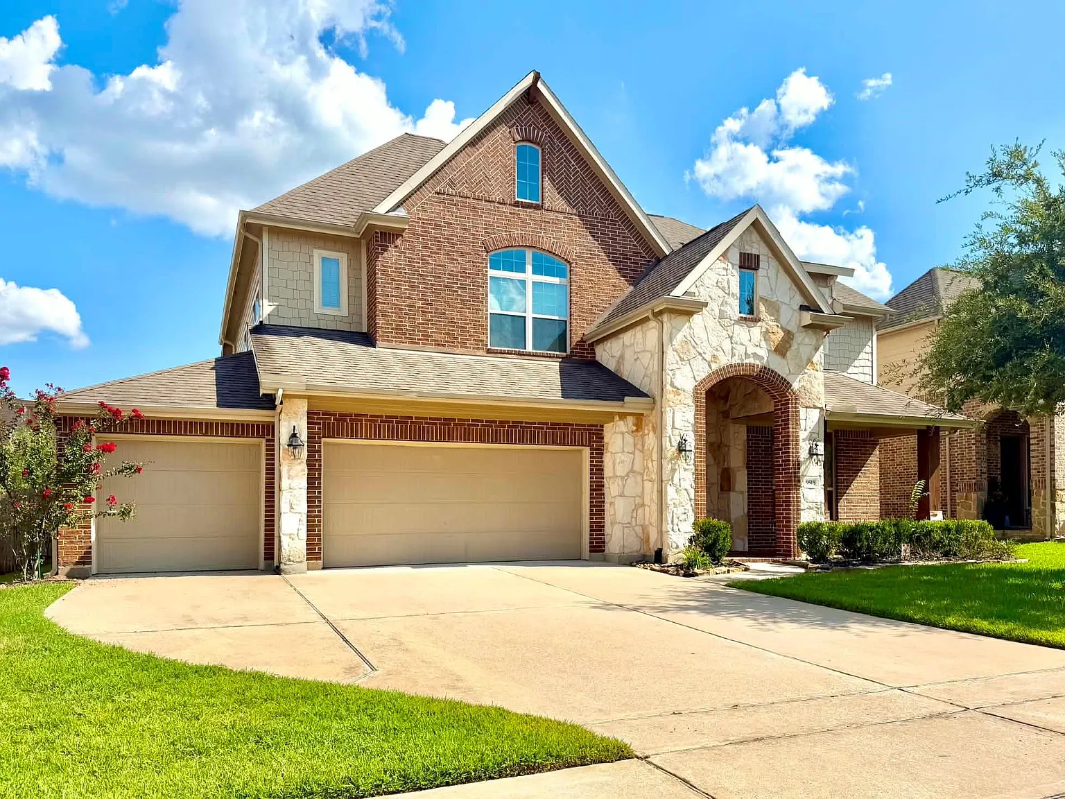 4 bed, 3.5 bath, 2870 sqft, $3,600 — Photo 1