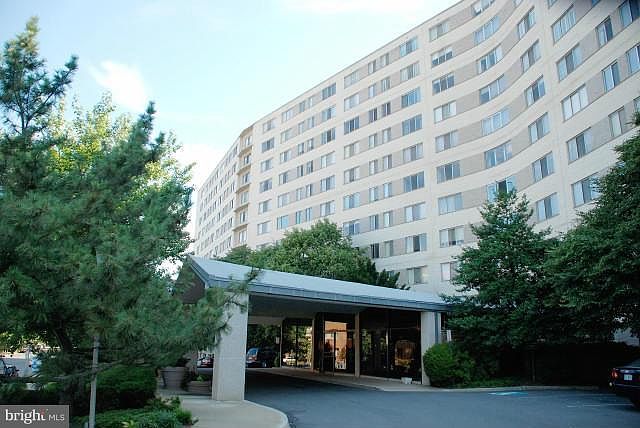 1st image of 1200 N Nash St APT 862