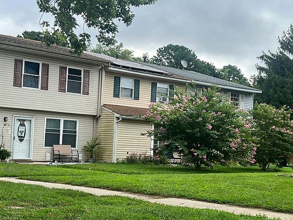 2nd image of 47 Villanova Ct