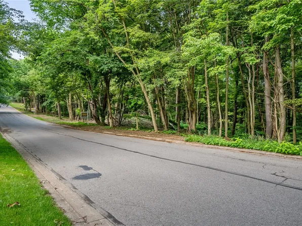 1730 Sturbridge Dr, Sewickley, PA 15143